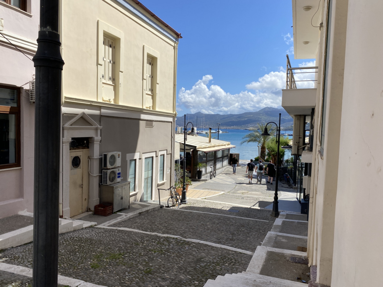 Maison de ville à rénover - centre historique de Sitia, vue mer - photo 4