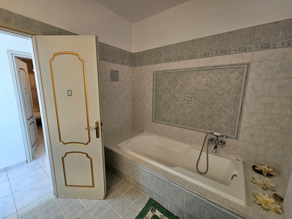 Appartement 2 ch. 135 m² avec piscine et vue mer - Ierapetra - Center - miniature 15