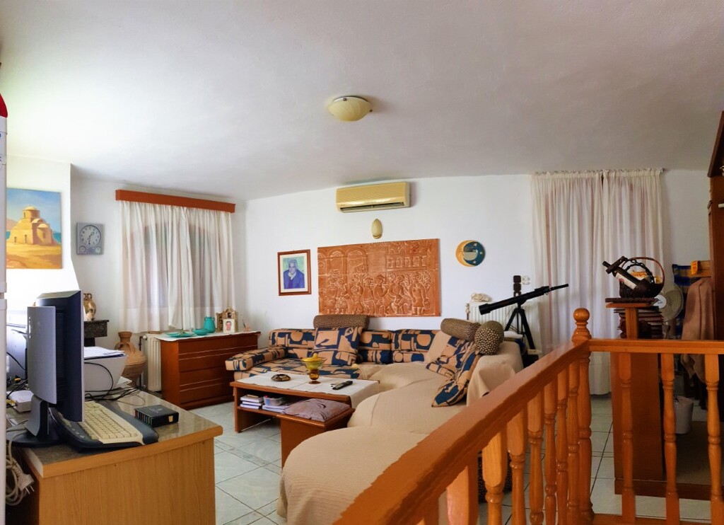 Maison 2 ch. 100 m² avec piscine, 500 m de la mer - Agia Varvara - photo 3