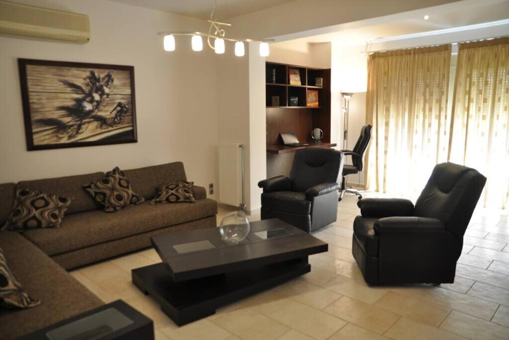 4-Bed Detached House 300 sqm with pool - Agios Nikolaos - photo 3