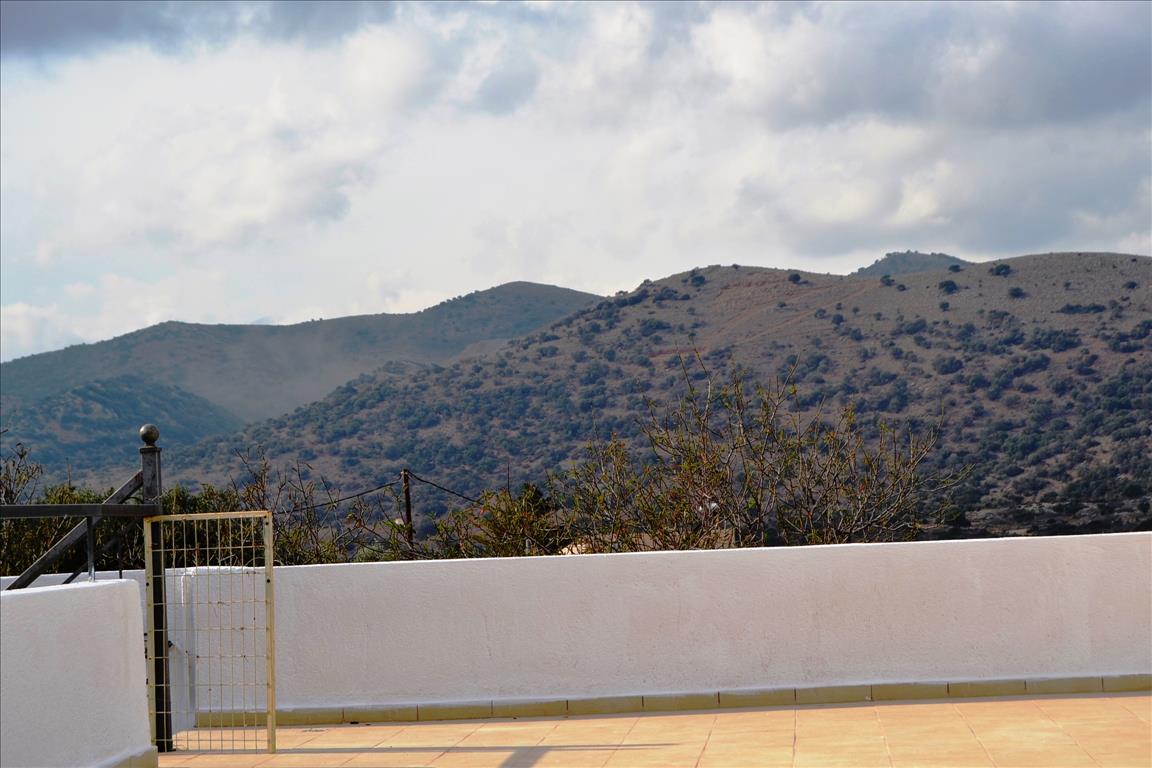 Maison 5 ch. 340 m² avec piscine - Ellinika - photo 4