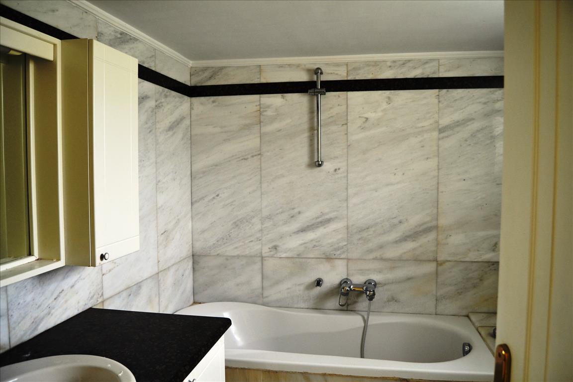 Maison 5 ch. 340 m² avec piscine - Ellinika - miniature 7