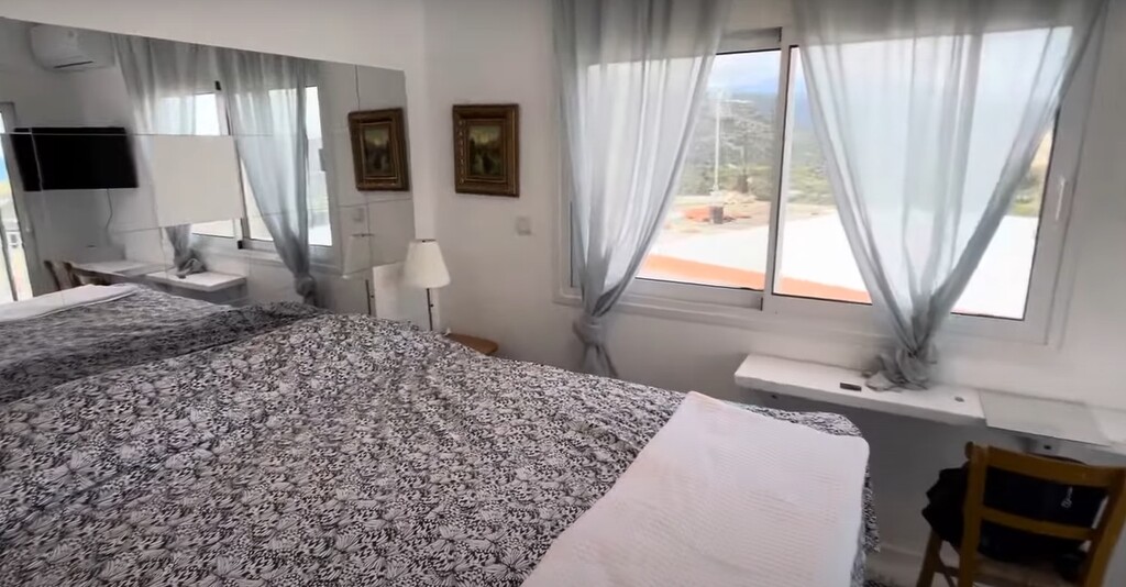 2-Bed Maisonette 160 sqm with pool - Kalo Chorio - thumbnail 11