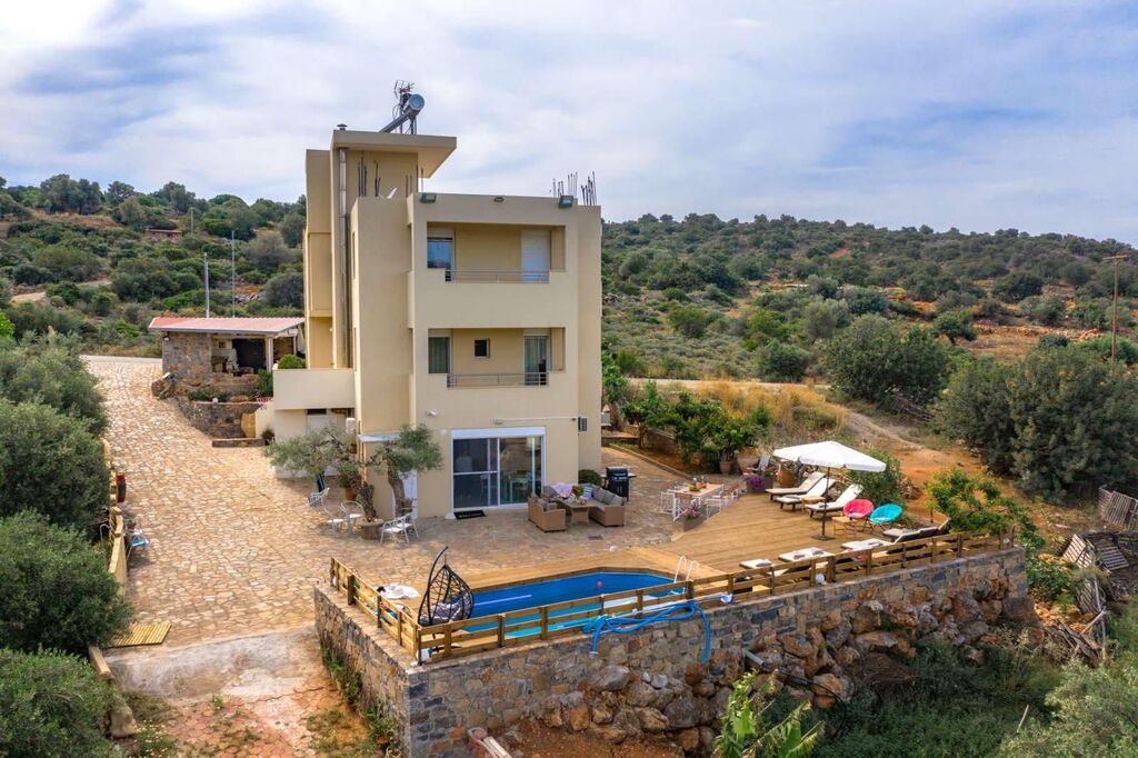 Maisonette 7 ch. 400 m² avec piscine - Sisi