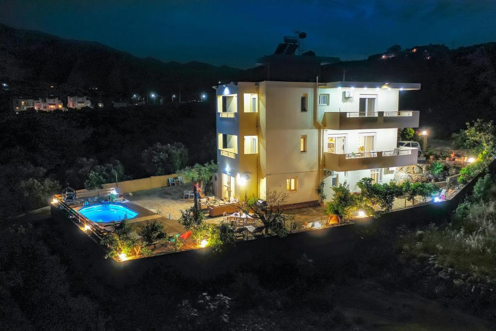 Maisonette 7 ch. 400 m² avec piscine - Sisi - miniature 6