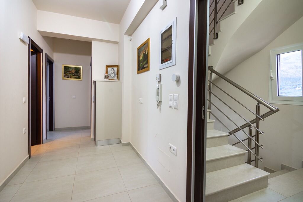 Maisonette 7 ch. 400 m² avec piscine - Sisi - miniature 21