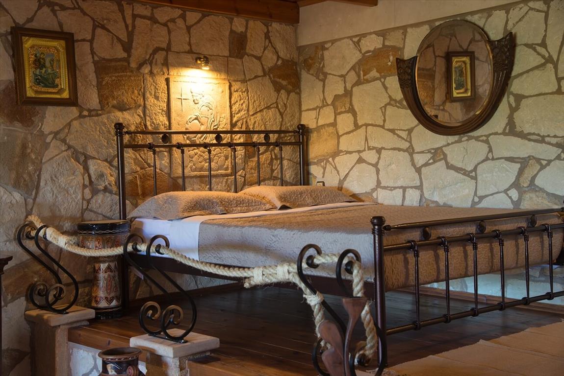 4-Bed Detached House 378 sqm with pool - Siteia - photo 3