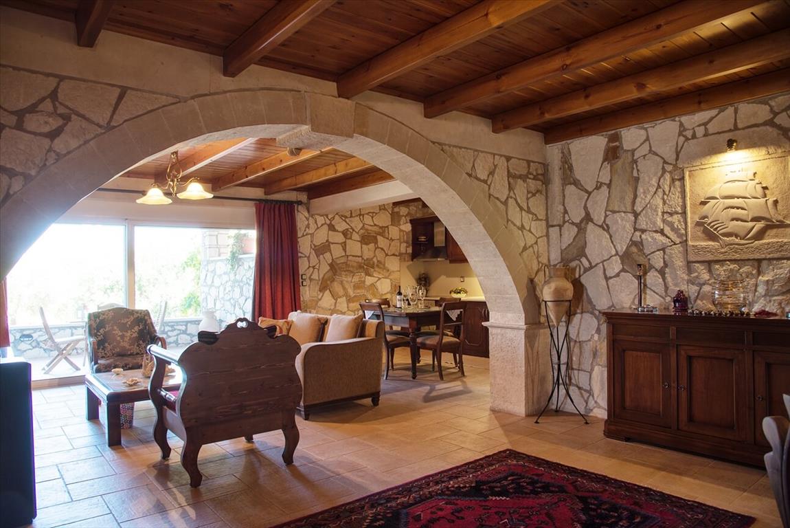 4-Bed Detached House 378 sqm with pool - Siteia - photo 4