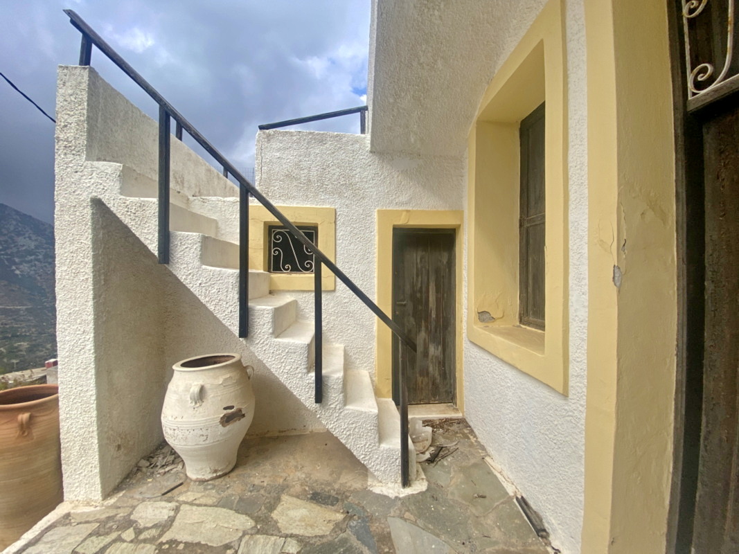 Large Traditional House In Vrachasi, Eastern Crete, For Sale - photo 2