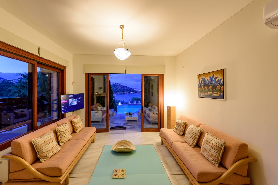 3-Bed Villa 170 sqm with pool, sea view - Ammoudara - thumbnail 14