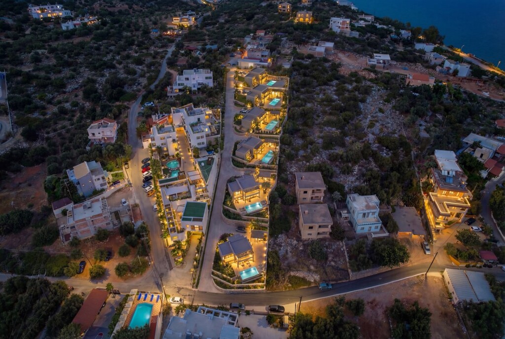 Complex 921 sqm with pool, sea view - Ammoudara - photo 3