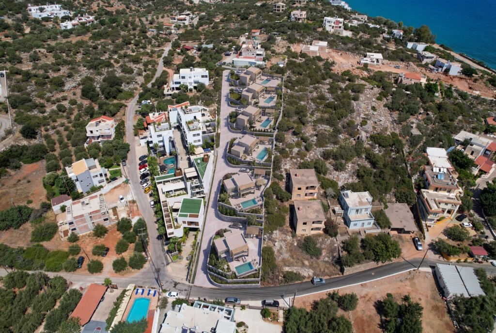 Complex 921 sqm with pool, sea view - Ammoudara - thumbnail 10