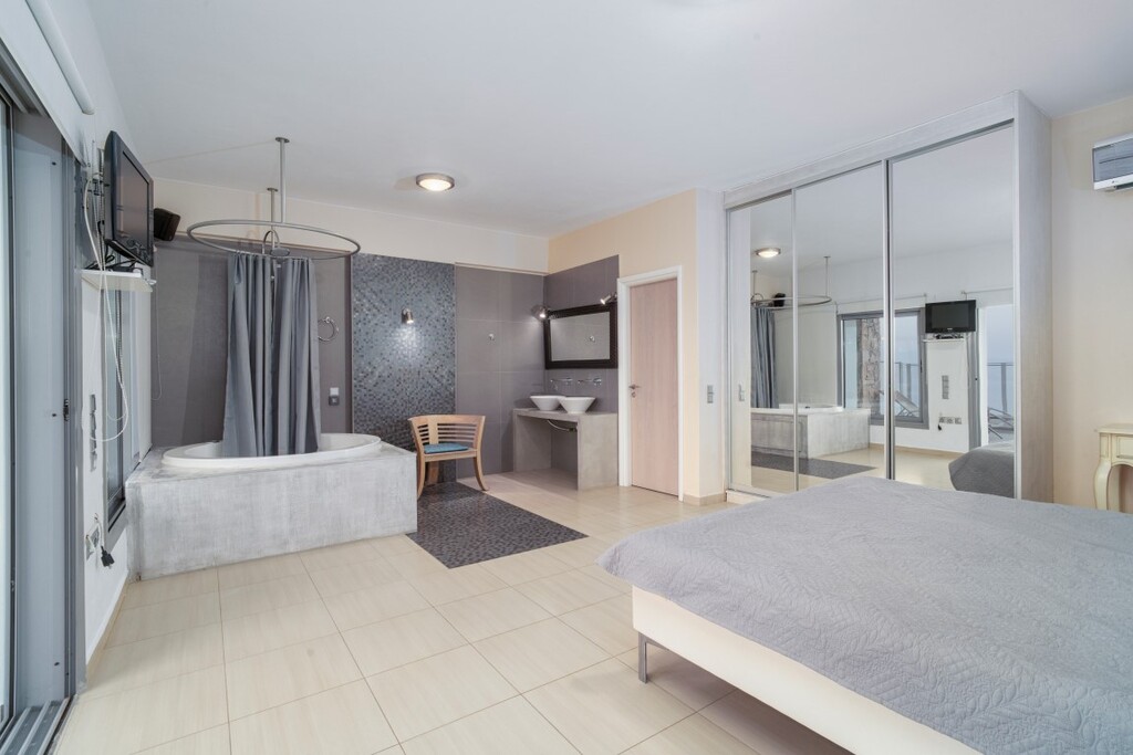 Villa 4 ch. 280 m² avec piscine - Ellinika - miniature 9