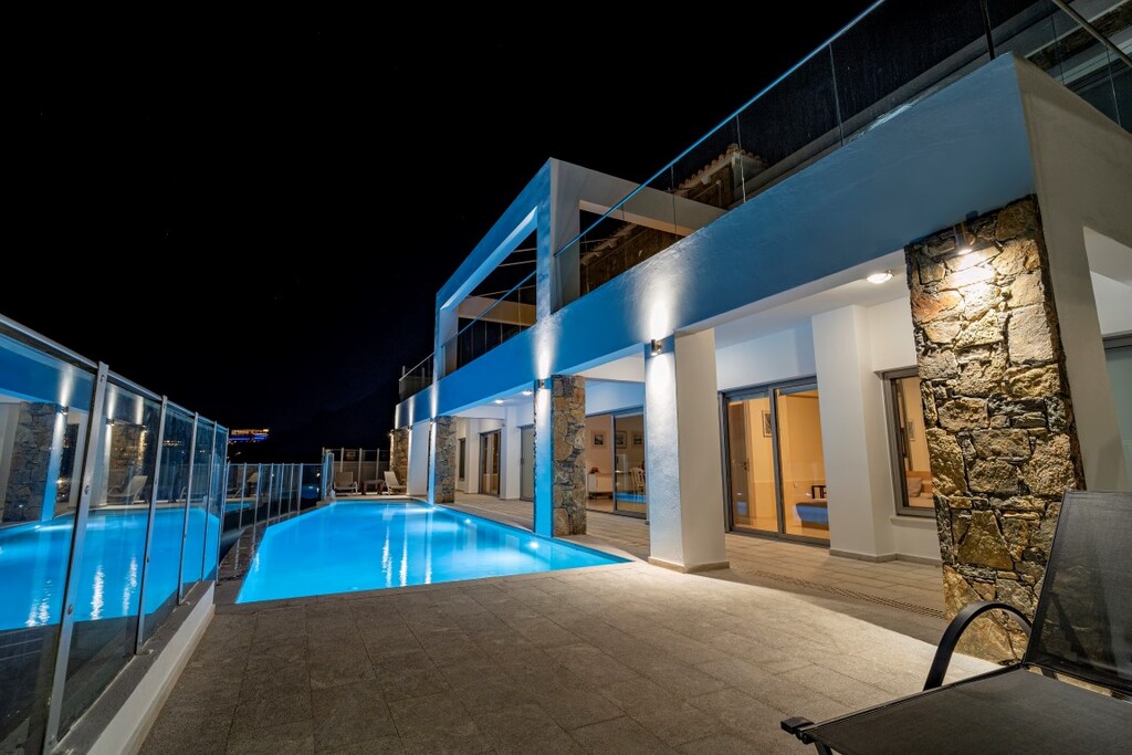 Villa 4 ch. 280 m² avec piscine - Ellinika - miniature 25