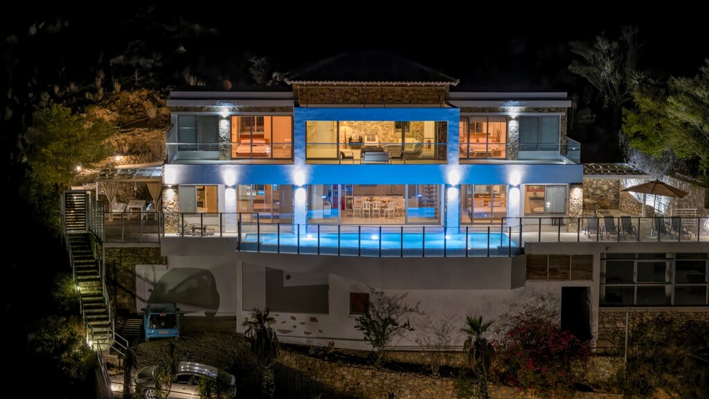 Villa 4 ch. 280 m² avec piscine - Ellinika - miniature 26