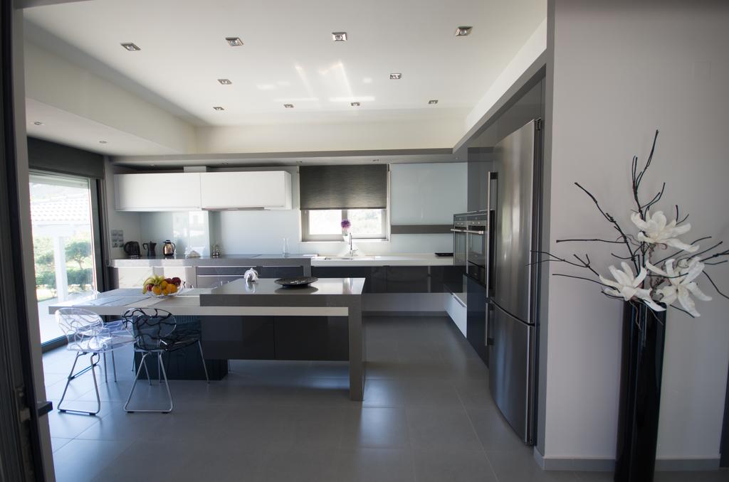 6-Bed Villa 200 sqm with pool, sea view - Ferma - photo 3