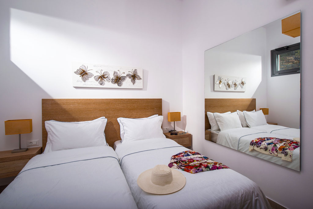 5-Bed Villa 307 sqm with pool - Katsikia - thumbnail 6