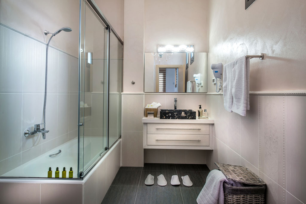 5-Bed Villa 307 sqm with pool - Katsikia - thumbnail 7