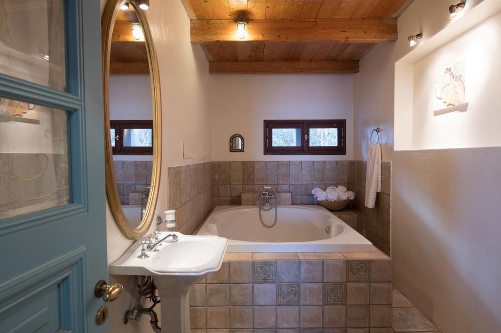 Villa 518 m² avec piscine - Katsikia - miniature 12