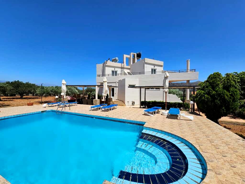 200 sqm Villa with Pool in Pacheia Ammos