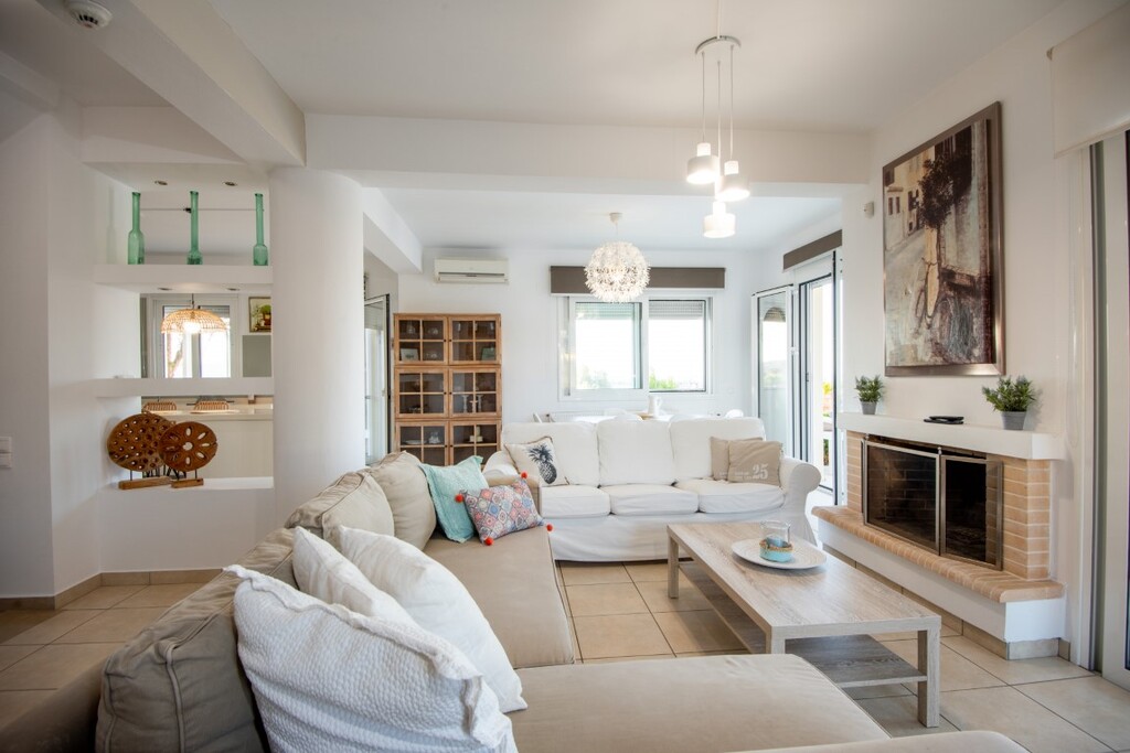 3-Bed Villa 250 sqm with pool, sea view - Paralia Milatou - thumbnail 17