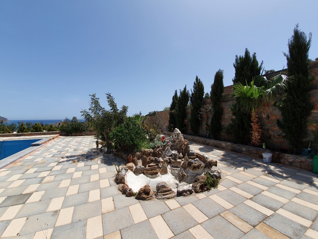 3-Bed Villa 200 sqm with pool, 275 m from the sea - Plaka - thumbnail 6
