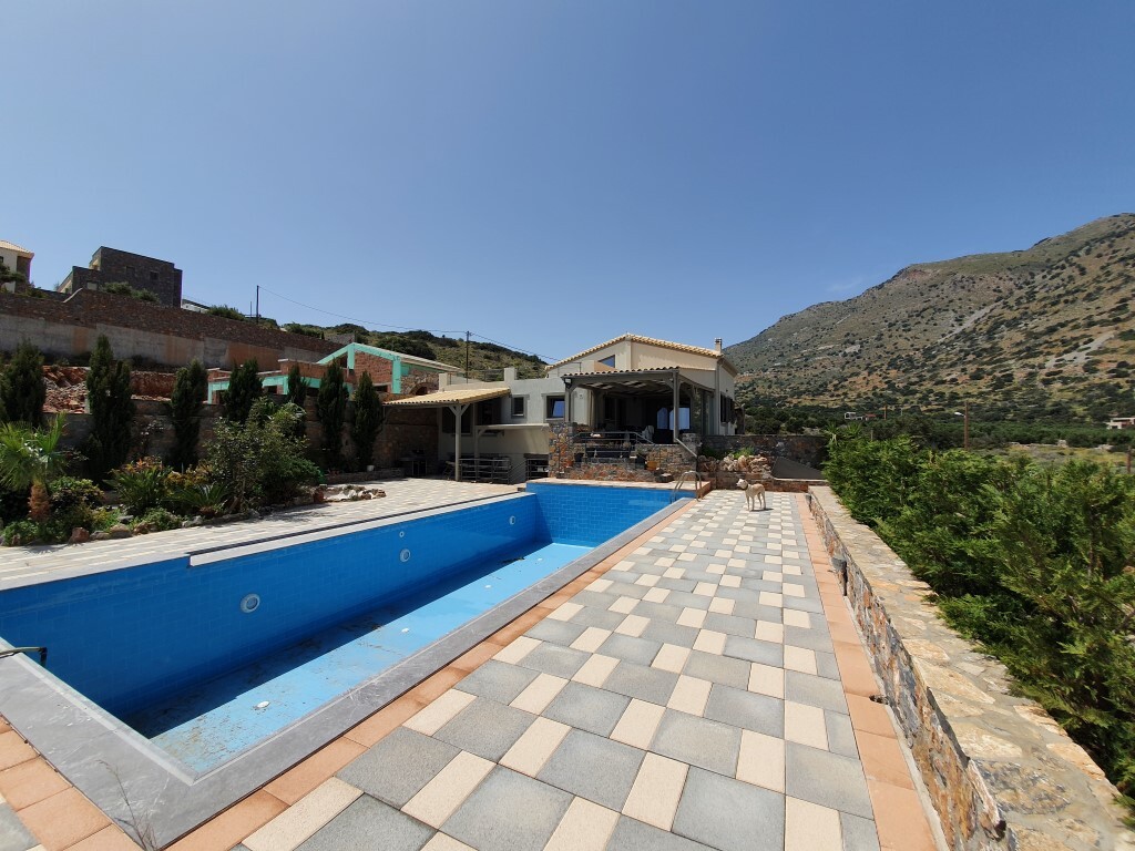 3-Bed Villa 200 sqm with pool, 275 m from the sea - Plaka - thumbnail 8