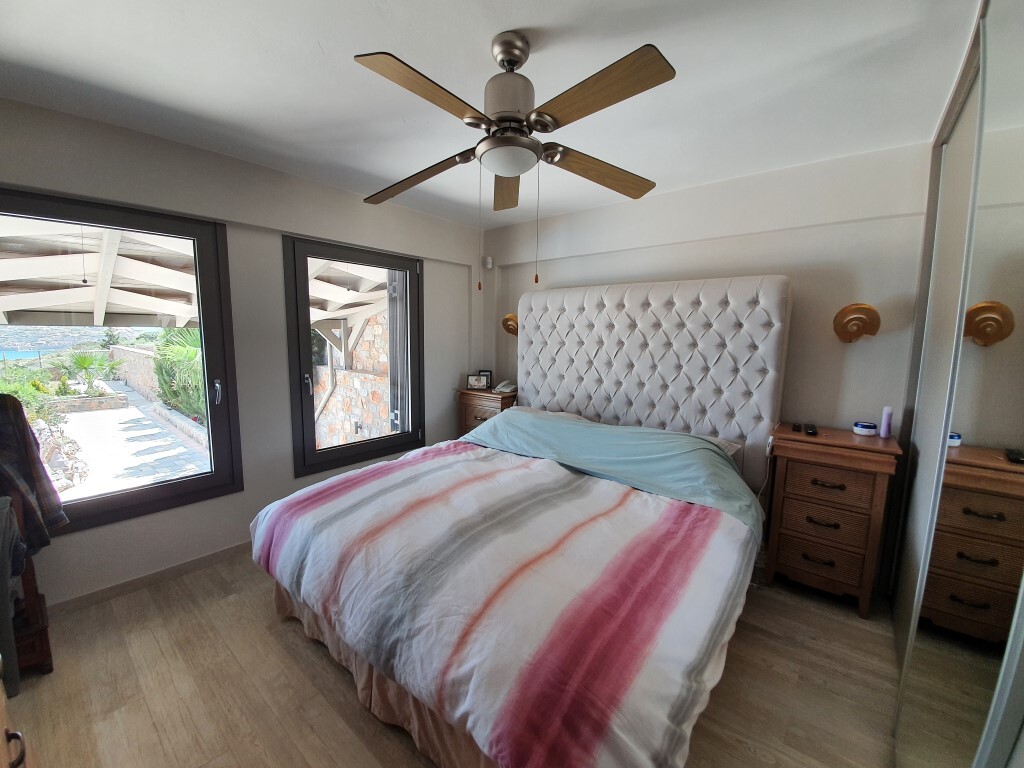 3-Bed Villa 200 sqm with pool, 275 m from the sea - Plaka - thumbnail 10