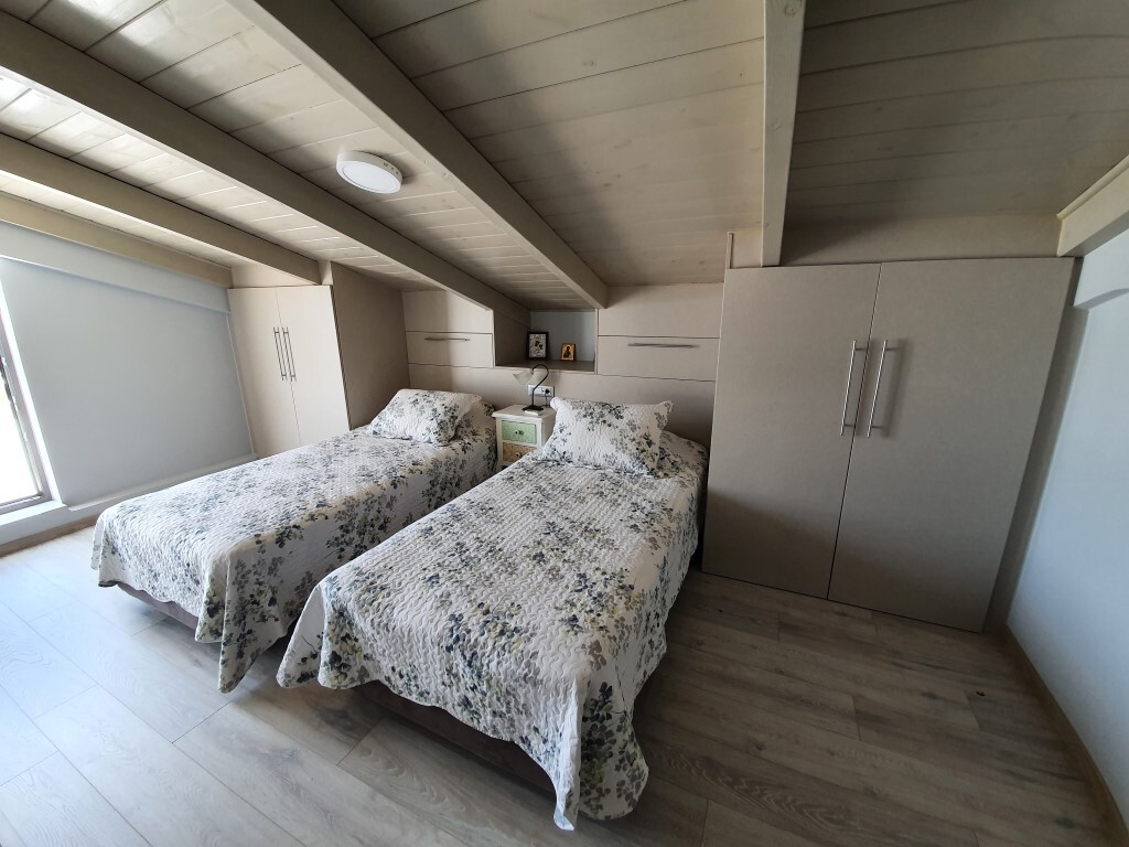 3-Bed Villa 200 sqm with pool, 275 m from the sea - Plaka - thumbnail 12