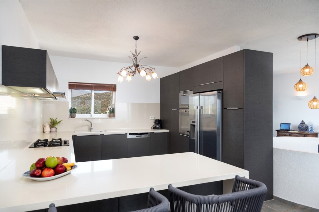 Villa 290 sqm with pool - Vathi - thumbnail 8