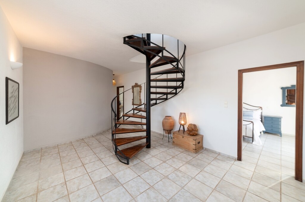 Villa 290 sqm with pool - Vathi - thumbnail 9