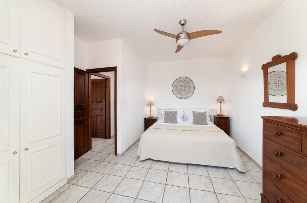 Villa 290 sqm with pool - Vathi - thumbnail 20